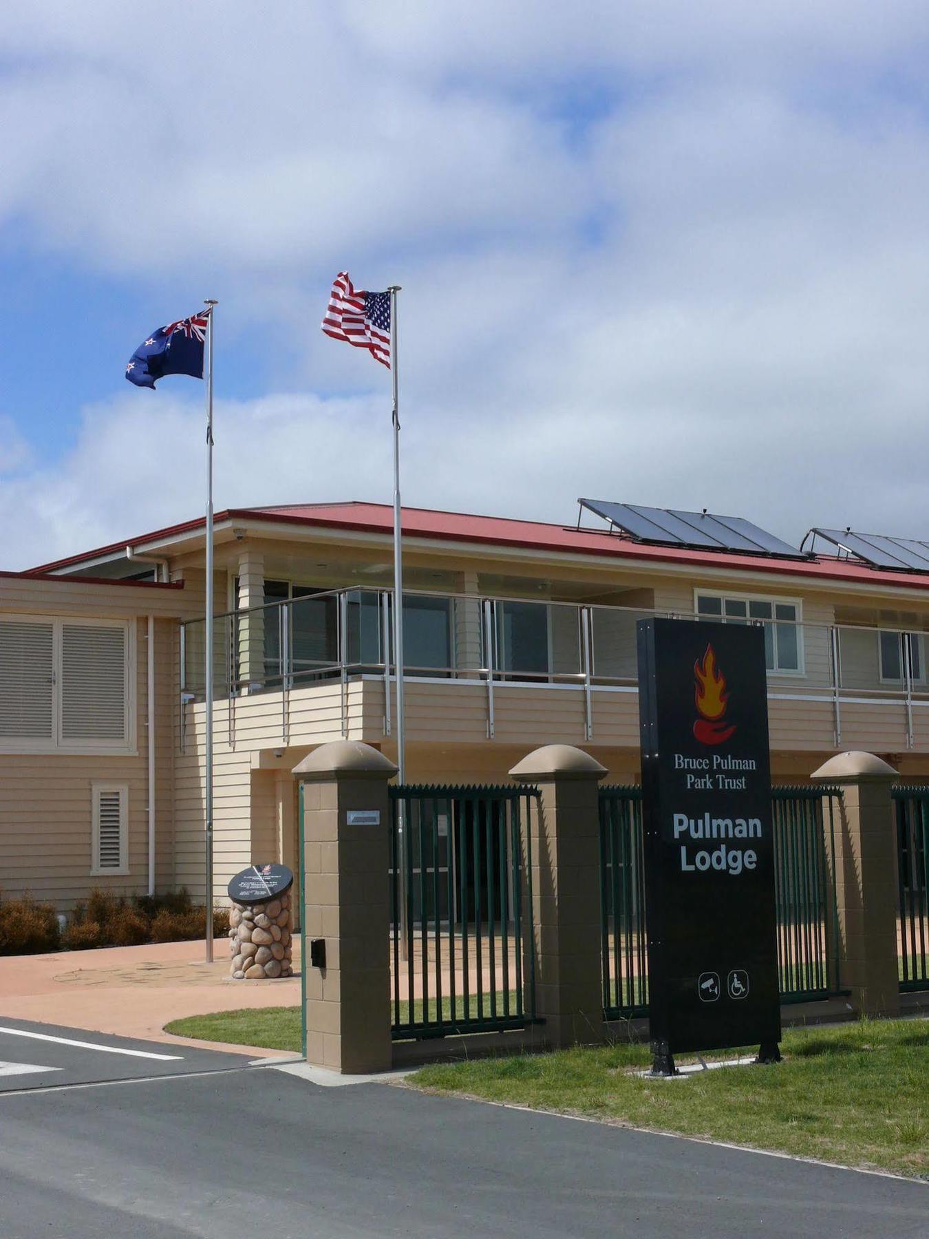Bruce Pulman Lodge Papakura Exteriér fotografie